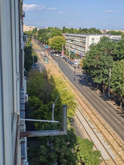 Apartament cu 3 camere decomandat în Alexandriei