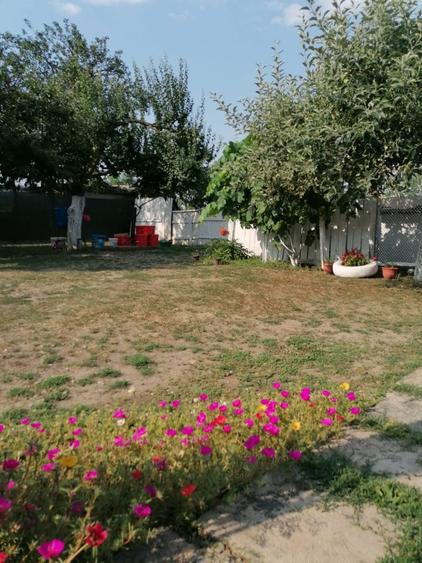 Casă cu 4 camere în Cosmești