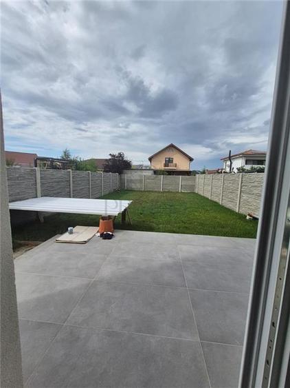 Duplex cu 4 camere cu Canalizare în Moșnița Nouă