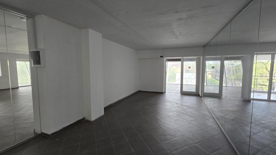 Spațiu comercial, de 61 mp, în 1 Mai