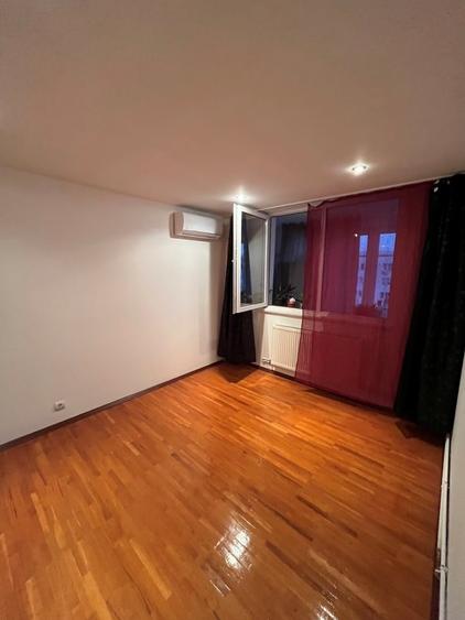 Apartament cu 3 camere semidecomandat în Dristor