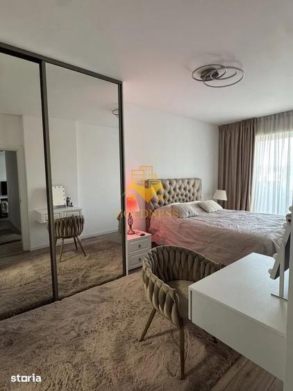 Apartament cu 3 camere semidecomandat în Central