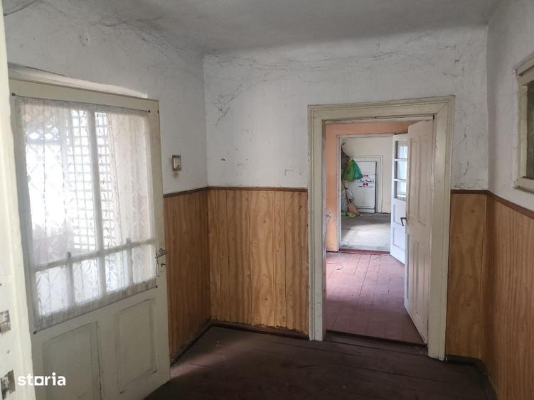 Casă cu 3 camere în Central