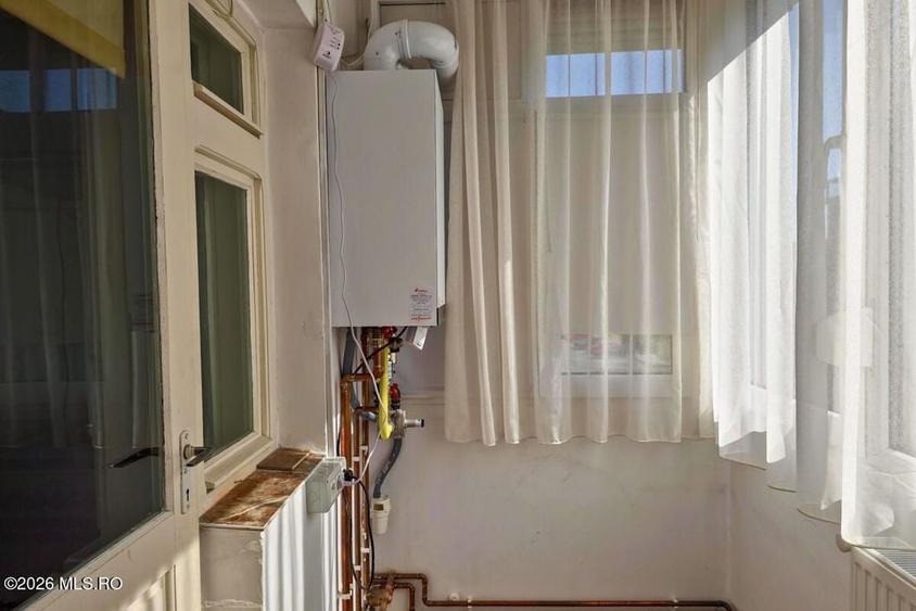 Apartament cu 3 camere decomandat în Soarelui