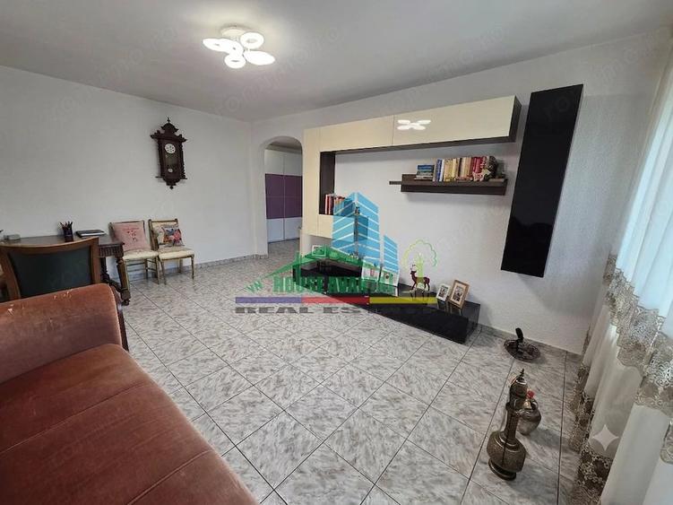Apartament cu 3 camere decomandat în Ultracentral