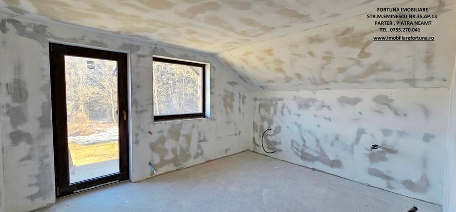 Casă cu 5 camere cu Teren 1400 Mp în Sud-Est