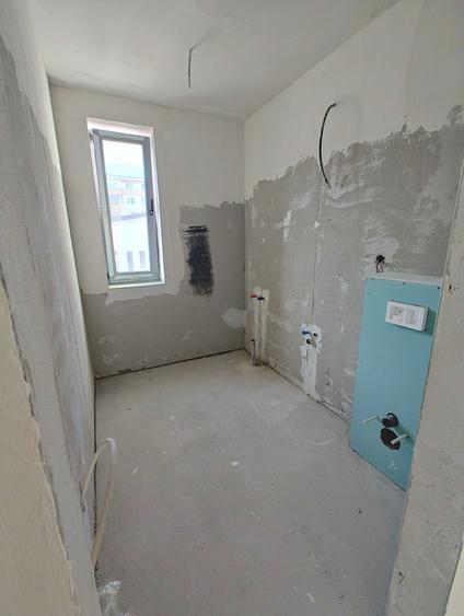 Apartament cu 3 camere decomandat în Între Lacuri