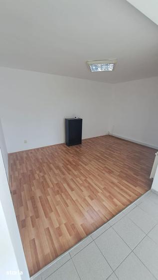 Spațiu comercial, de 90 mp, în Republicii
