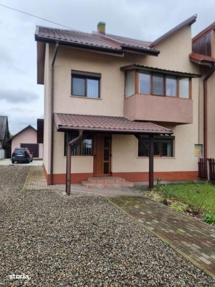 Casă cu 4 camere cu Teren 500 Mp în Central
