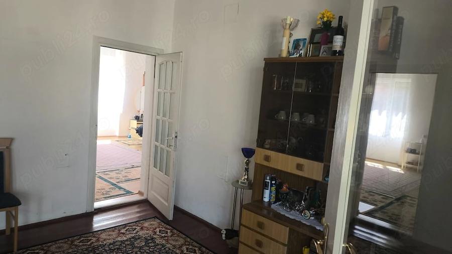 Casă cu 6 camere cu Teren 1892 Mp în Central