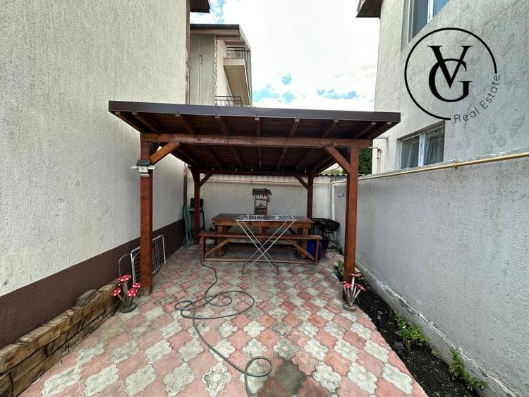 Casă individuală cu 5 camere cu Canalizare în Năvodari