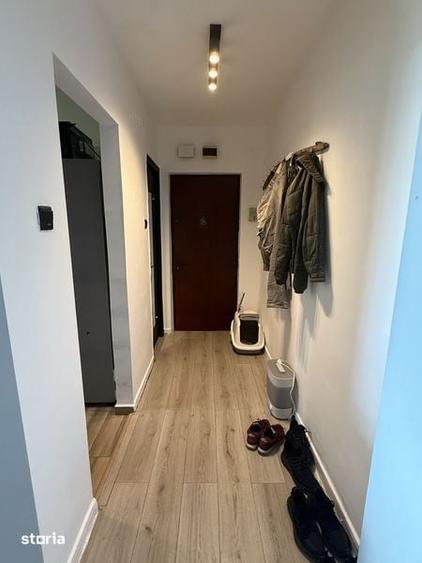 Apartament cu 3 camere semidecomandat în Militari