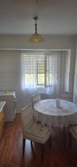 Apartament cu 3 camere decomandat în Decebal
