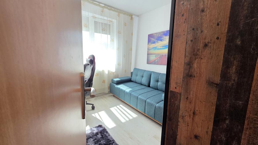 Apartament cu 3 camere semidecomandat, mobilat în Circumvalațiunii