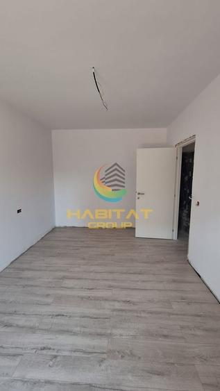 Apartament cu 3 camere semidecomandat în Berceni