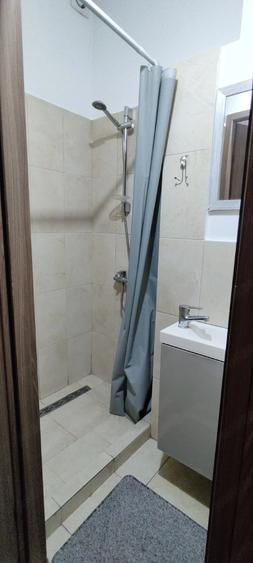 Garsonieră decomandată în 7 Noiembrie