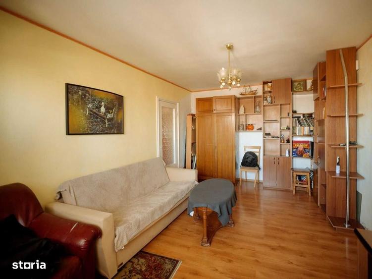 Apartament cu 4 camere în Mărgeanului