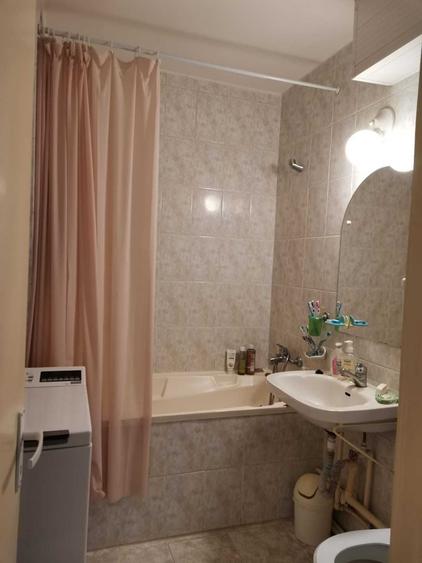 Apartament cu 4 camere decomandat în Săsar