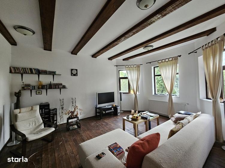 Casă cu 4 camere cu Teren 6842 Mp în Brădetu