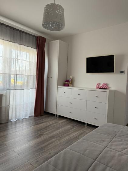 Apartament cu 3 camere decomandat, mobilat în Sud