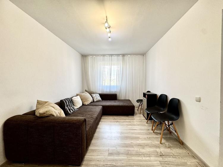 Apartament 4 camere, spațios, in zona Centralǎ- Piața Mǎrǎști - 1