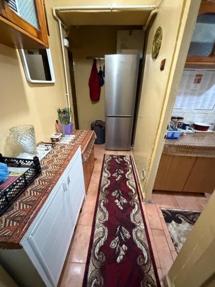 Apartament cu 2 camere semidecomandat, mobilat în Filiași