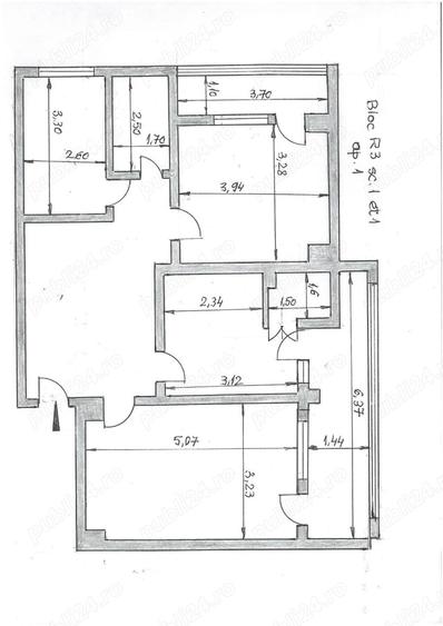Apartament cu 3 camere decomandat în Mazepa 1