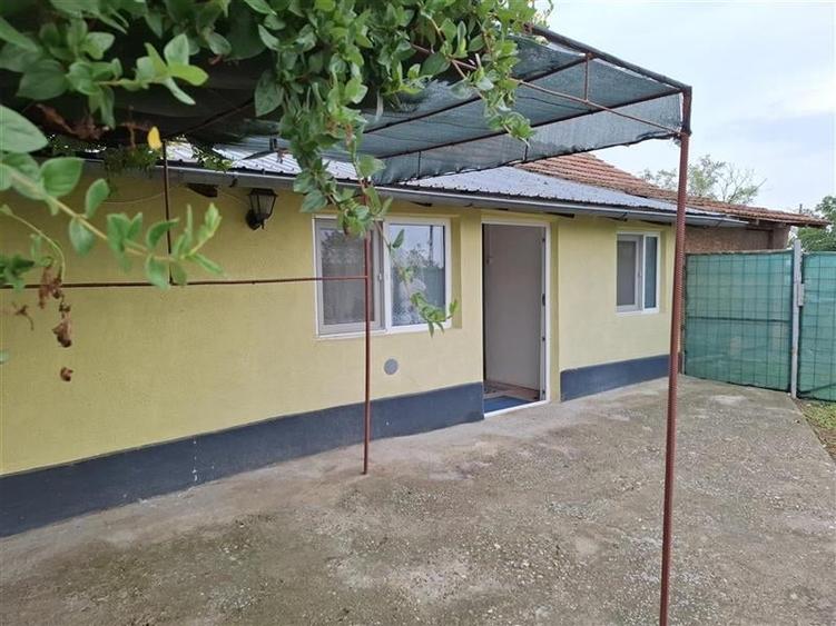 Casă individuală cu 3 camere cu Teren 1870 Mp în Oreavu