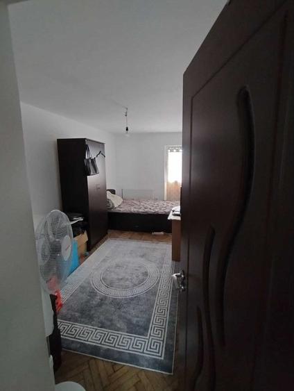 Apartament cu 2 camere decomandat în Războieni
