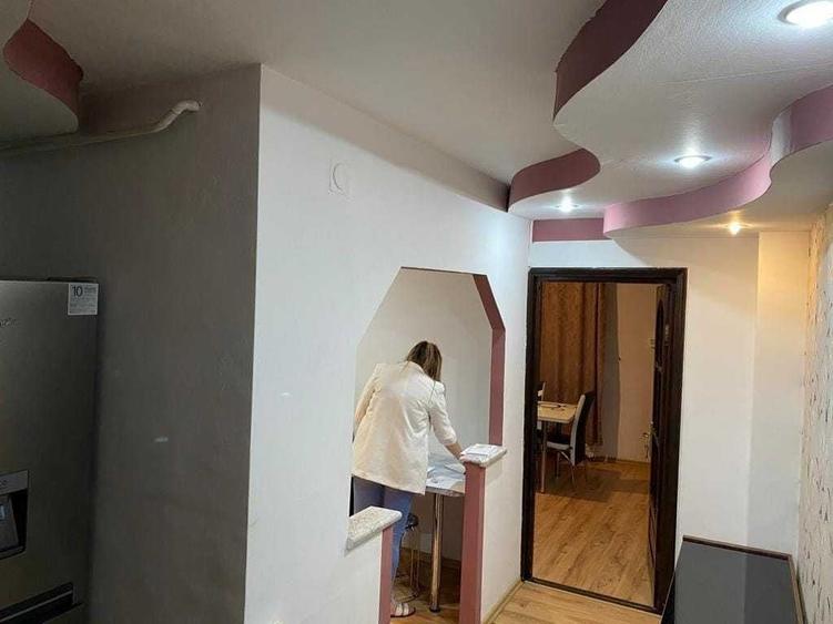Apartament cu 2 camere decomandat în 1 Mai