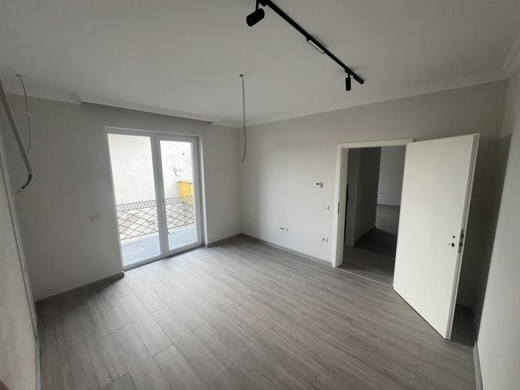 Casă cu 4 camere în Moșnița Nouă