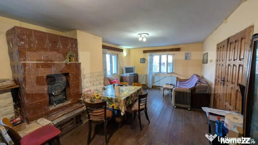 Casă cu 7 camere cu Teren 1656 Mp în Central