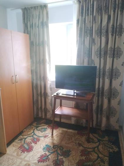 Apartament cu 3 camere semidecomandat în Alexandru cel Bun