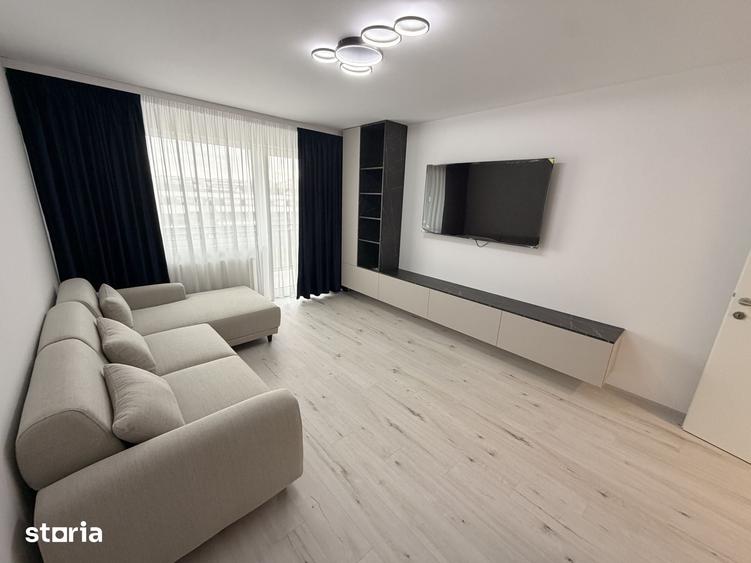 Apartament cu 3 camere decomandat în Tractorul