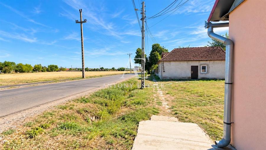Casă individuală cu 3 camere cu Canalizare în Diosig