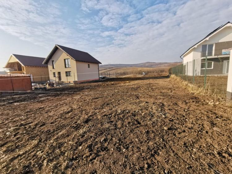 Teren de 750 mp, în Hamba