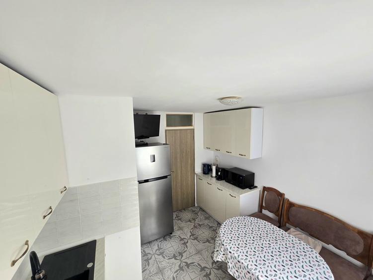 Apartament cu 3 camere în Roșu