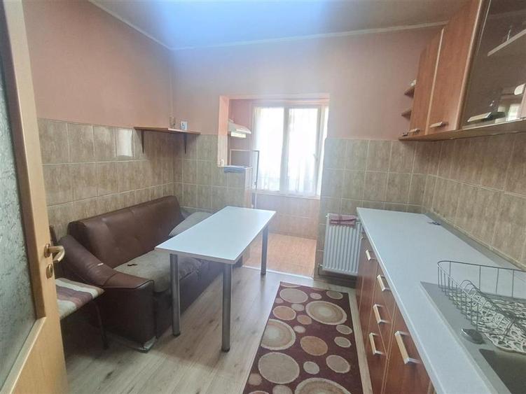 Apartament cu 2 camere decomandat în Valea Aurie — fotografia 3