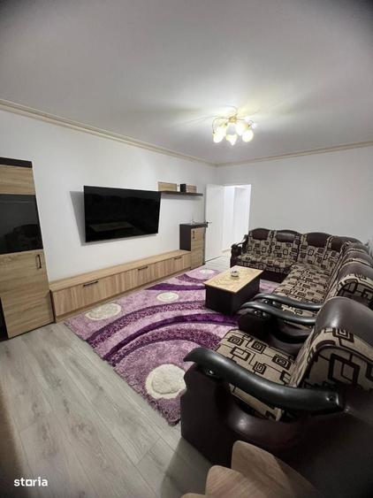 Apartament cu 3 camere decomandat în Alexandru cel Bun