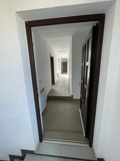 Apartament cu 5 camere decomandat în Spitalul Județean