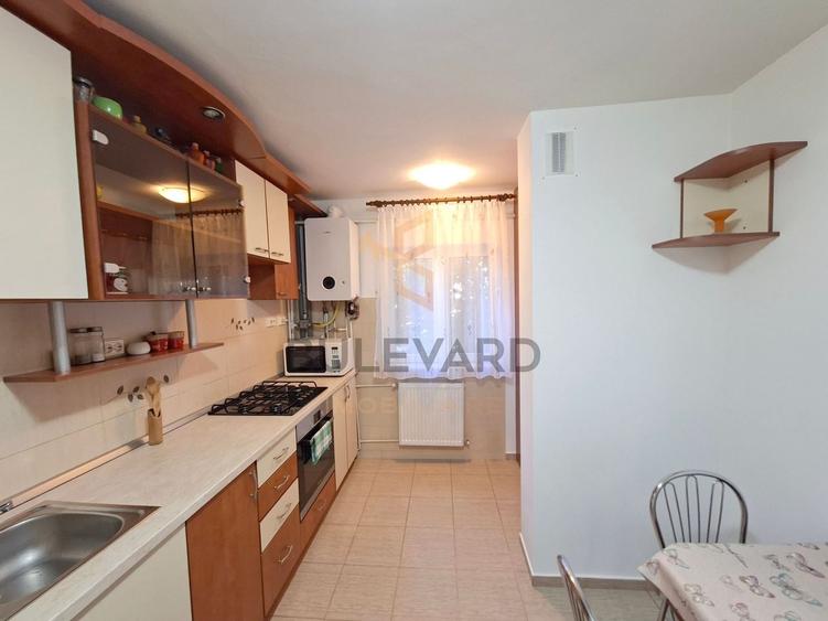 Apartament cu 3 camere decomandat, mobilat în Gheorgheni