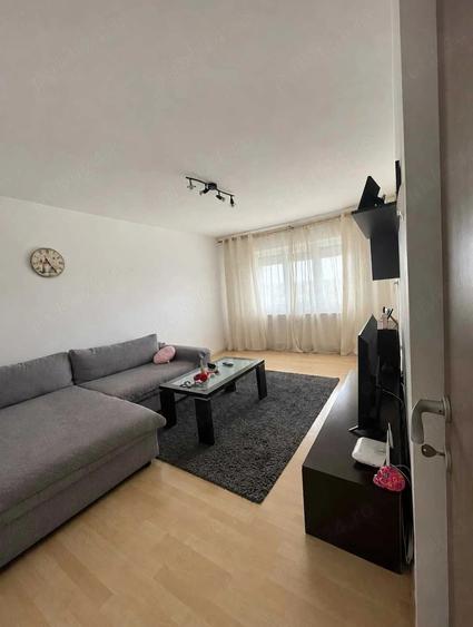 Apartament cu 3 camere decomandat în Alfa
