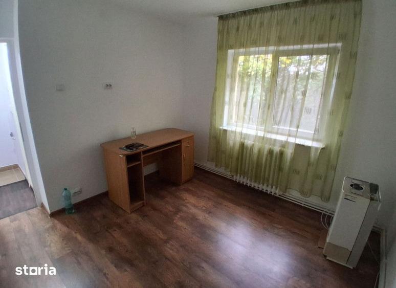 Apartament cu 3 camere decomandat, mobilat în Păcurari