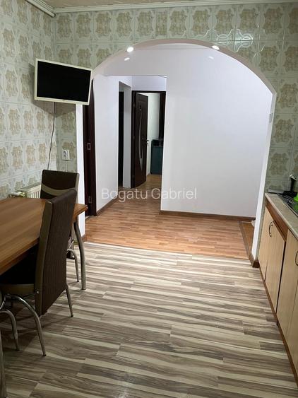 De vanzare apartament 3 camere