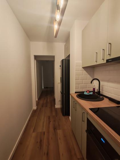 Apartament cu 3 camere semidecomandat în Drumul Taberei