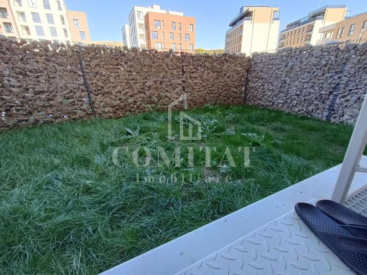 Apartament cu 2 camere semidecomandat, mobilat în Florești