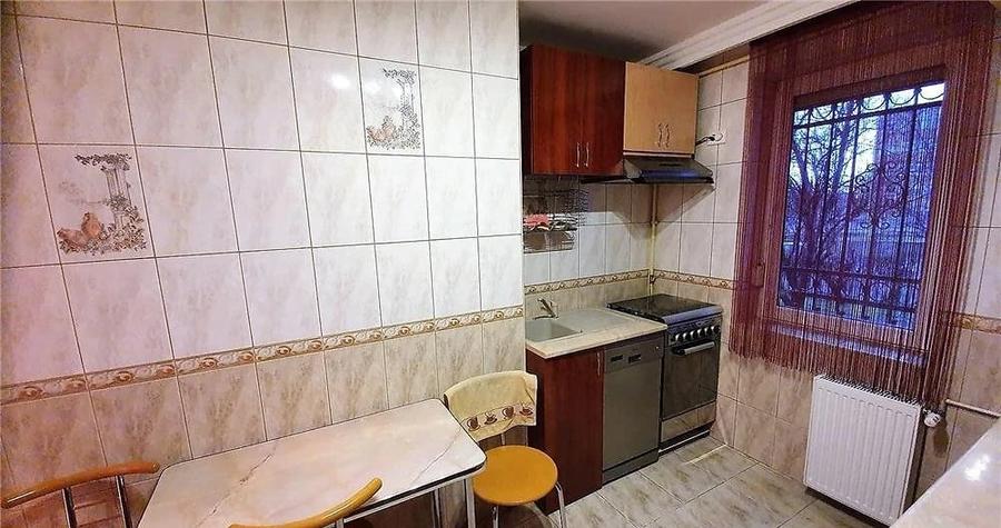 Apartament cu 3 camere decomandat în Gara