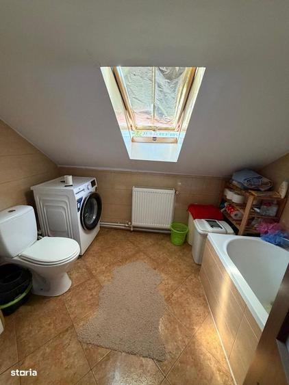 Apartament cu 4 camere în Berceni