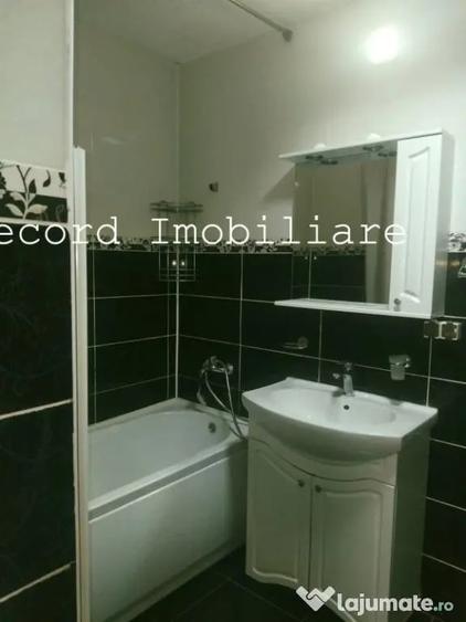Apartament cu 3 camere semidecomandat în Florești