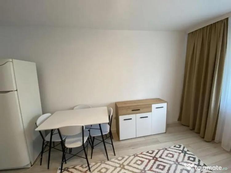 Garsoniera de vanzare zona Poarta 6, recent renovata - 1